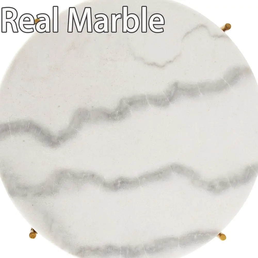 大理石の天板が付いたモダンなゴールドの丸いエンドテーブル。リビングや寝室の狭いスペースに最適です。