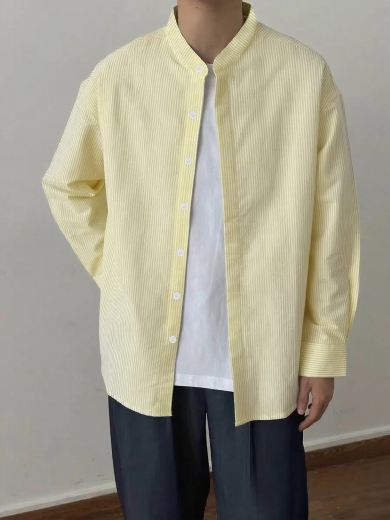 

Мужская рубашка в тонкую полоску с воротником-стойкой, новая модная стильная рубашка высокого класса в деловом стиле на весну и осень