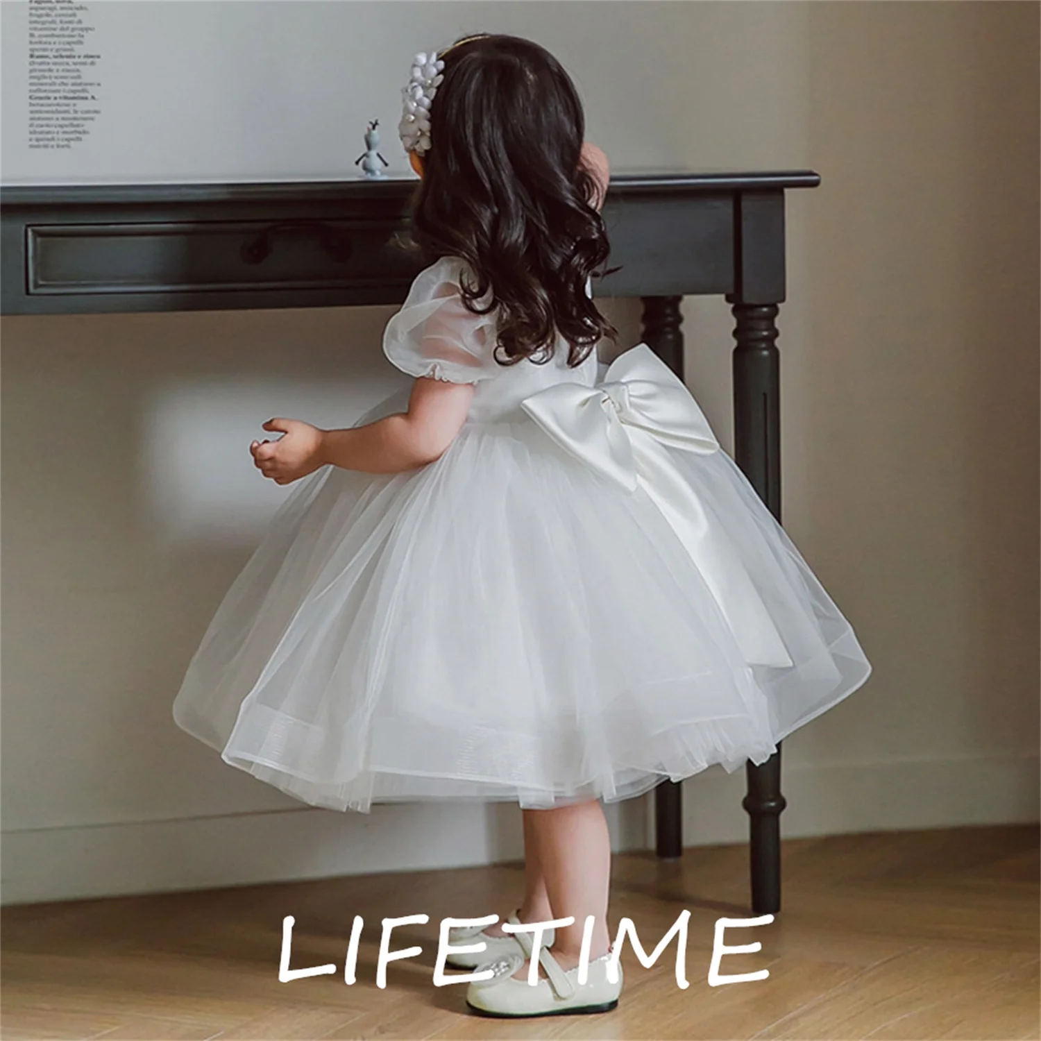 2022 White Flower Girl Dresses Crianças Birthday Party Puffy Vestido De Casamento Para Crianças Primeira Comunhão Beading Vestidos De Novia