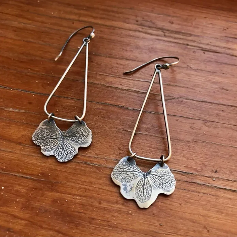 Hot Selling Maple Leaf Charm Mom's Earrings Women Vintage Ethnic Hollowed Geometric Triangle Handmade Jewelry