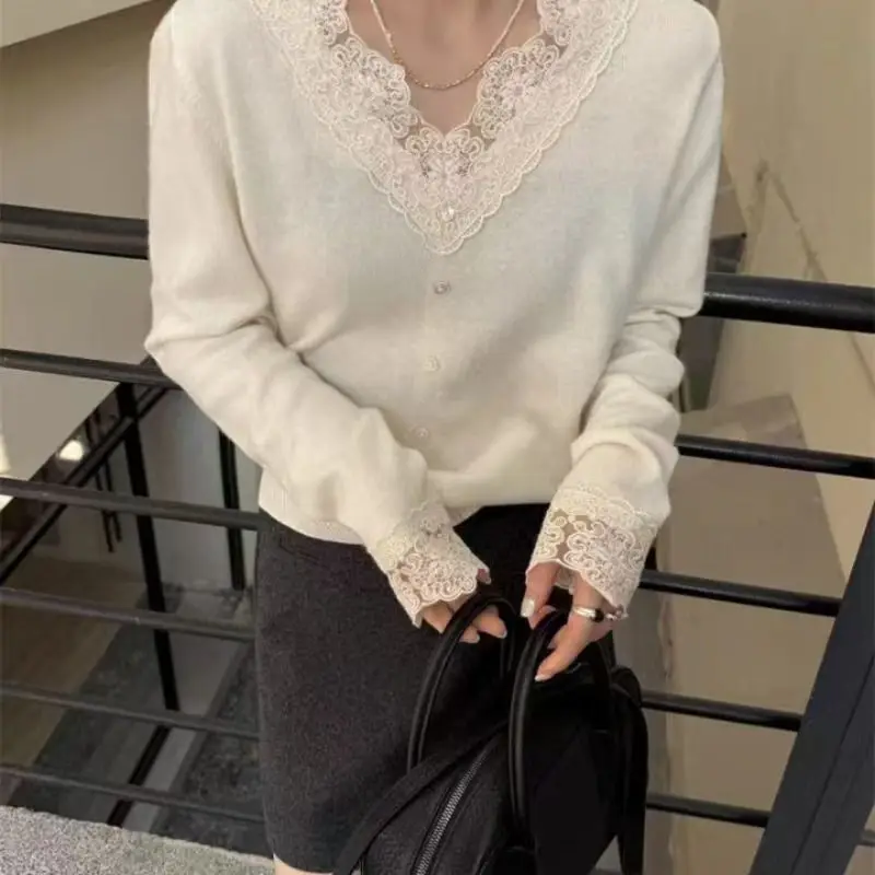 

Крючок с цветочным узором, весенне-осенний кружевной лоскутный свитер на пуговицах с длинными рукавами, вязаный повседневный женский свитер с v-образным вырезом, корейские модные топы