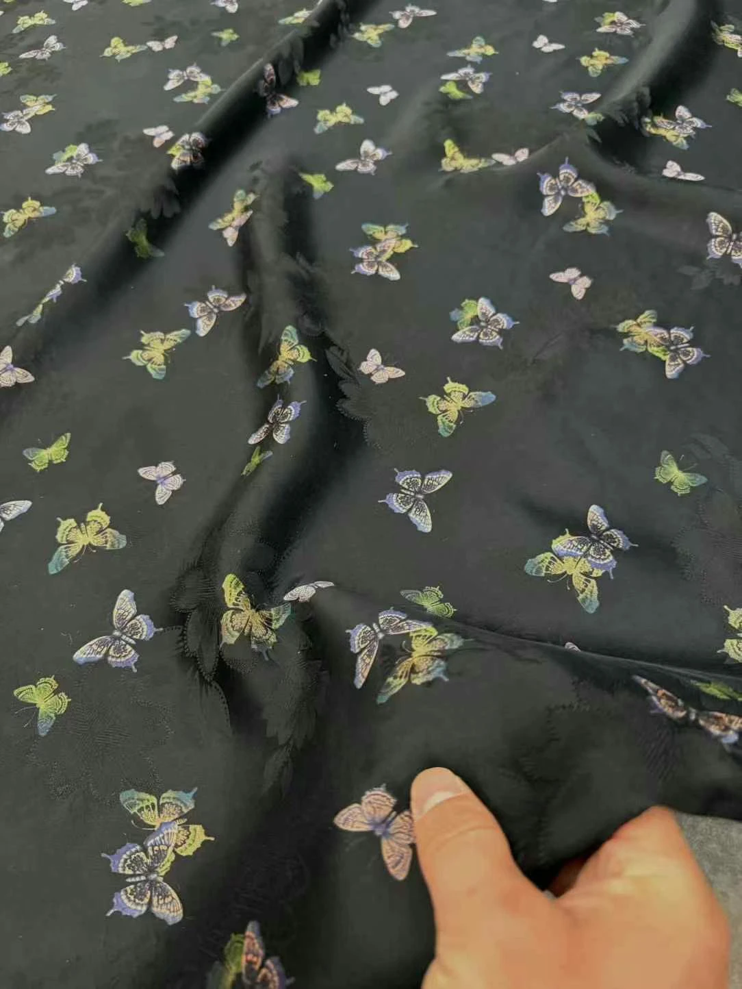 New Black Background Flower Rose Red Cloud Yarn Silk Fabric Dress Shirt Cheongsam Silk Fabric