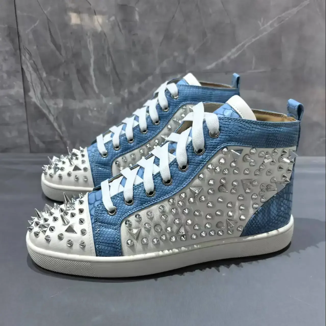 

Сине-белые заклепки, разноцветные повседневные парусиновые туфли, унисекс, универсальная парная обувь на шнуровке, модные мужские кроссовки на плоской подошве