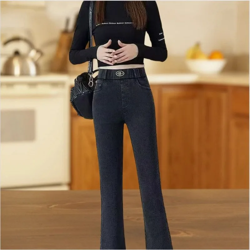 

Слегка расклешенные джинсы с эластичной резинкой на талии и высокой талией, женские весенне-осенние новые утягивающие эластичные расклешенные женские брюки