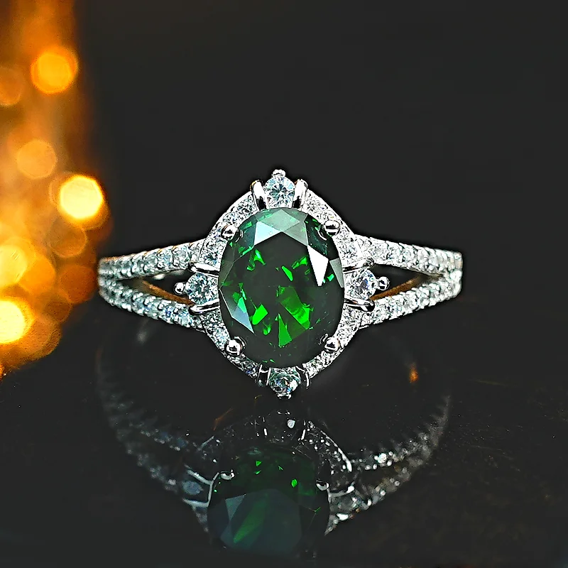 

Light luxury green tourmaline 925 silver oval ring inlaid with high carbon diamond, with a niche design in Europe and America