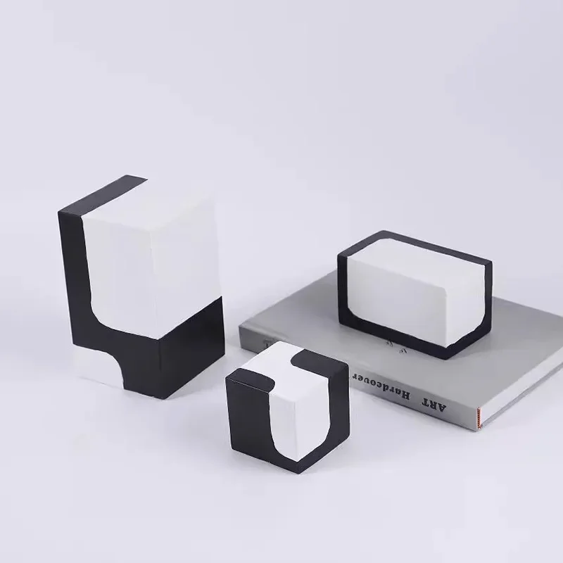 

Black and White Square Blocks Sculpture Desk Decoration Ornaments Cube Block Resin Crafts Room Aesthetics Decor Modern Artwork