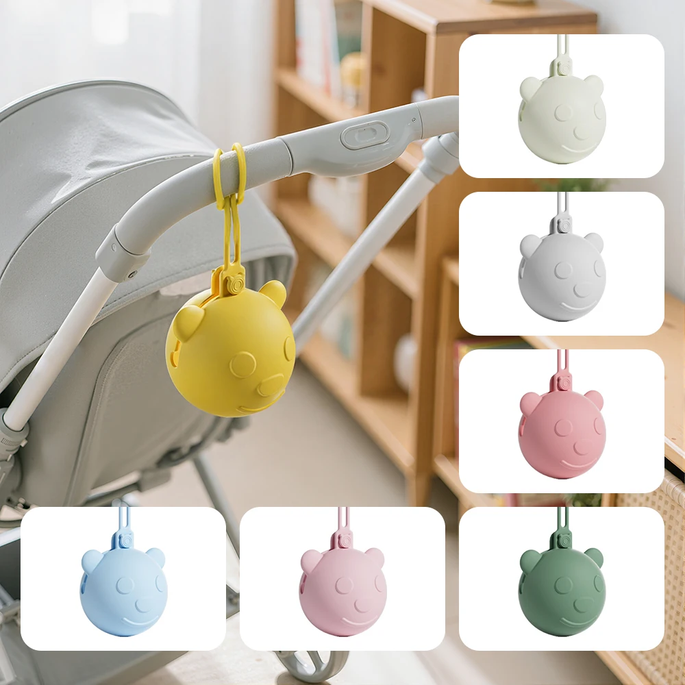 Bear-shaped portable silicone pacifier box, storage bag, can be used as a stroller accessory, diaper bag, or backpack charm.
