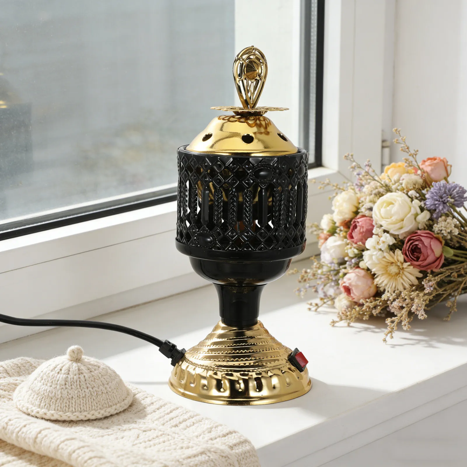Electric Incense Burner Mini Mabkhara Moroccan Style Metal Bakhoor Heater Charcoal Free Flameless Oud Chip Warmer Desktop