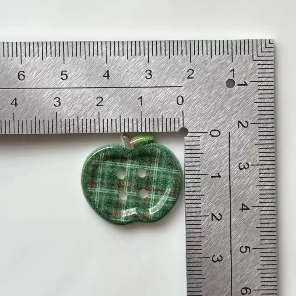 10 個の新しいかわいいボタンヴィンテージ花柄衣服装飾品チェック柄 DIY 人形アクセサリー