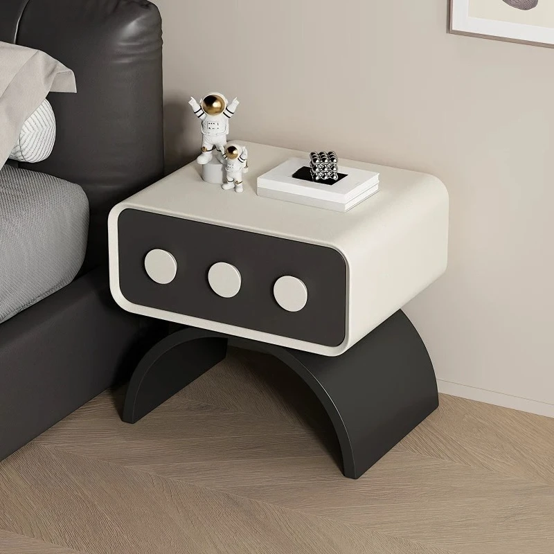 Solid wood bedside table, simple bedroom locker, no installation required.