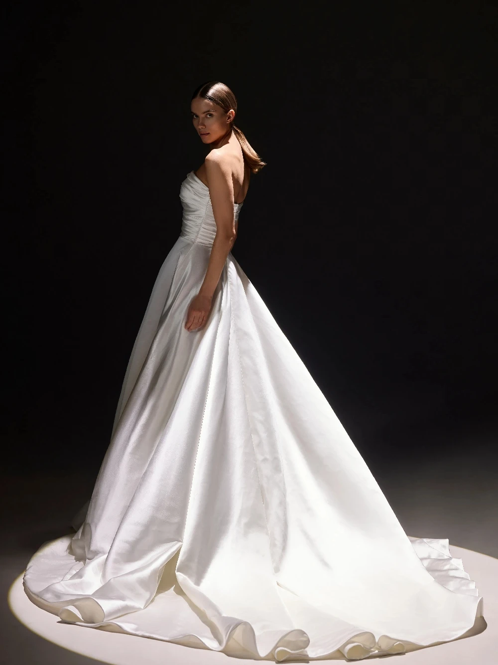 فستان زفاف رومانسي ثلاثي الأبعاد على شكل زهور رقيق من الساتان فستان زفاف مخصص أنيق بدون حمالات بطول الأرض ملابس نسائية للعروس #2