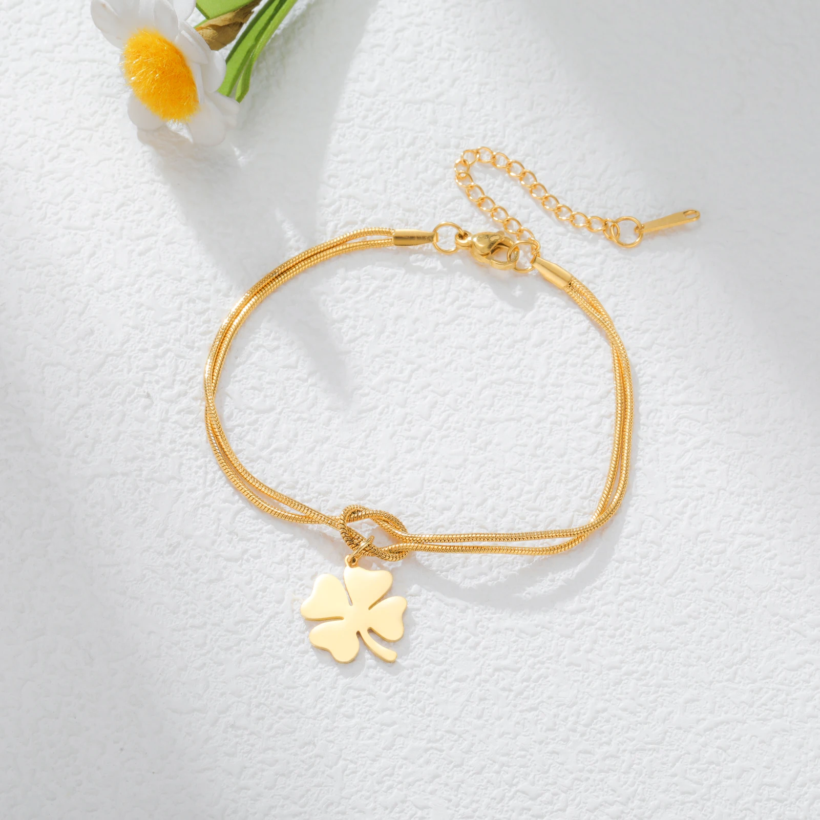 Four Leaf Clover Ch…