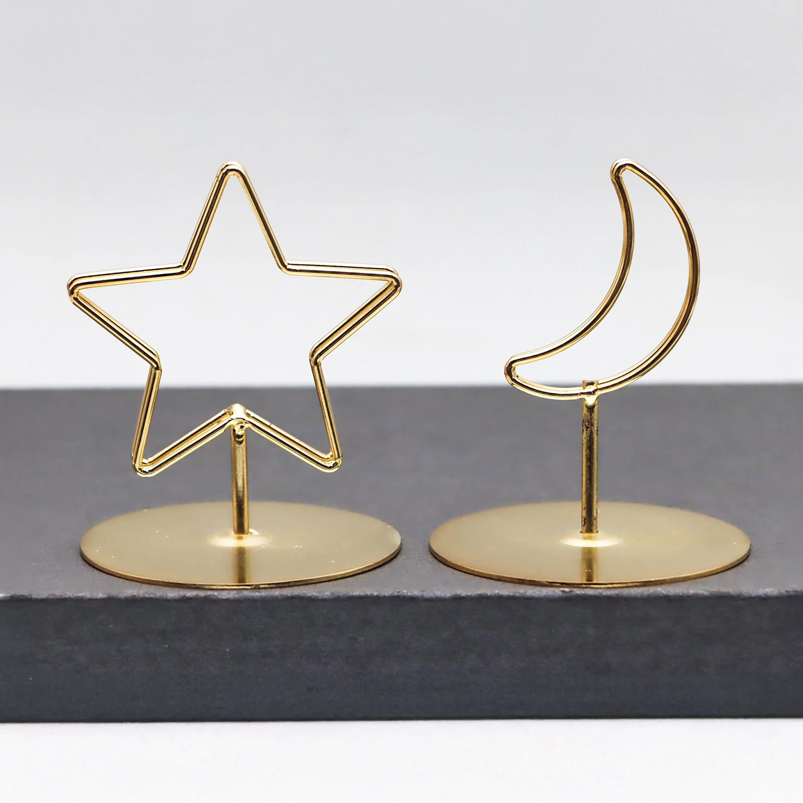テーブルナンバープレイスカードホルダー 星と月のデザイン メ - Table Number Gold のレビューと価格