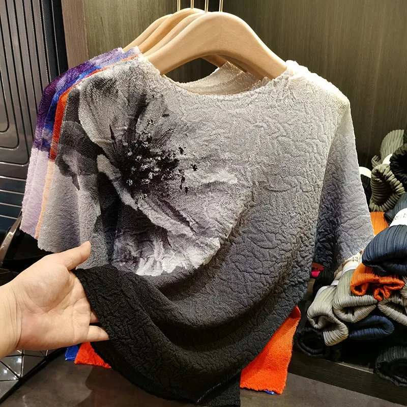 

Japanese Miyake Pleated T-shirt Gradient Bat Sleeve Pleat Blouse Women 2025 Spring Summer New Casual Loose Short-sleeved T-shirt