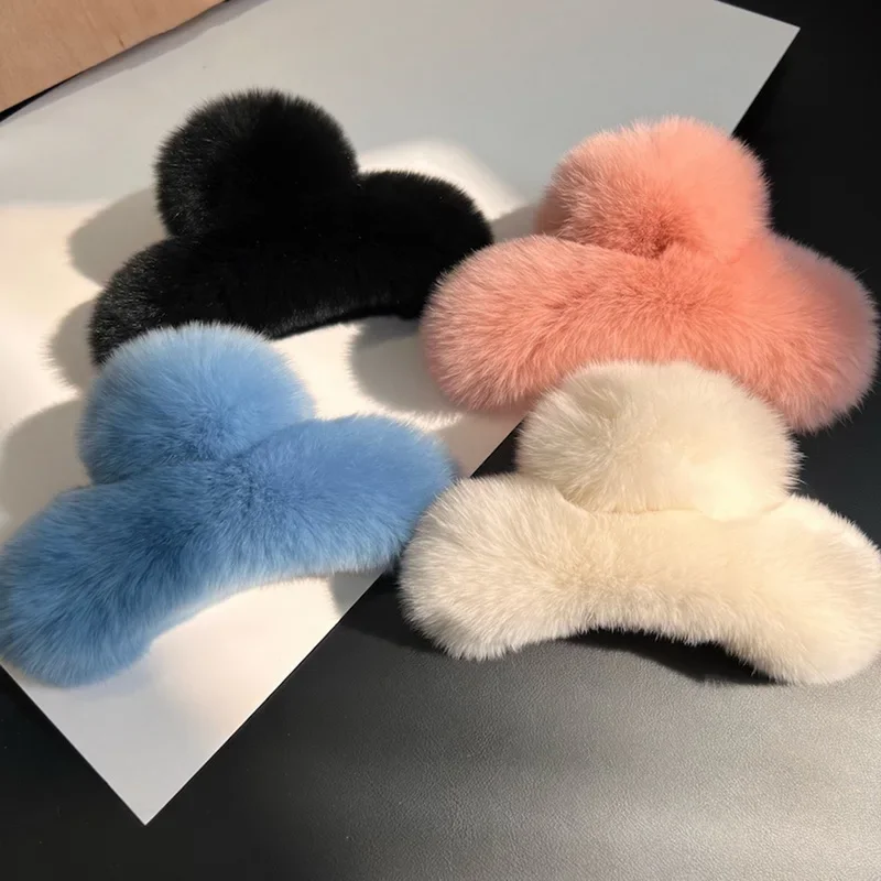 Faux Fur Hair Claw Rabbit Hair Large Hairpin Back Head Temperament Clip New Cute Plush Hair Scratching Ponytail Hair Claw