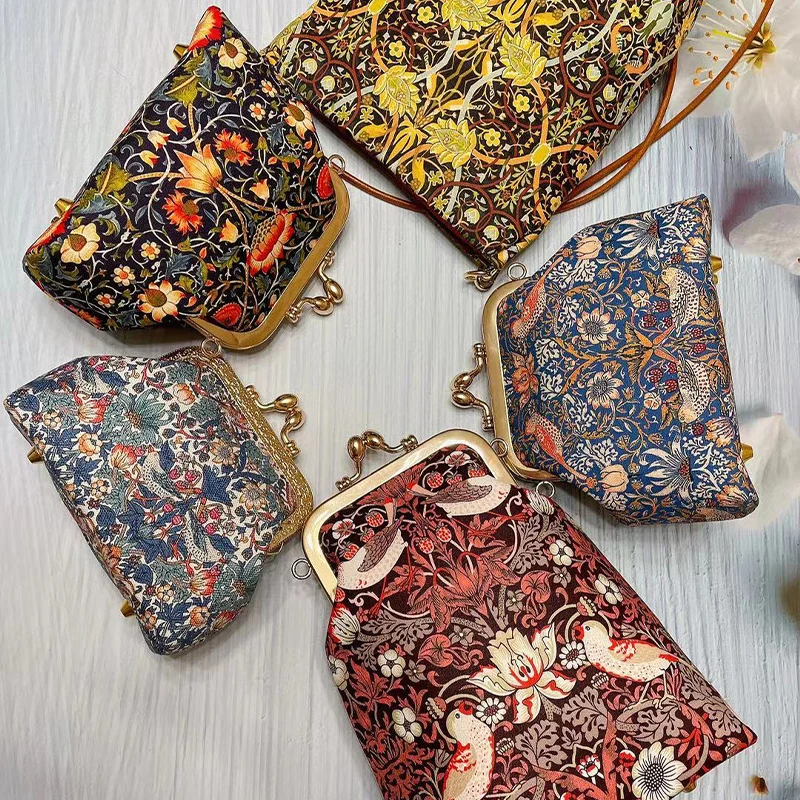 

110Cm Width Thin Cotton Floral Jacquard Fabric Yarn-Dyed Patterned Fabric DIY Suitcase Sand Release Pastoral Flower Skirt Fabric