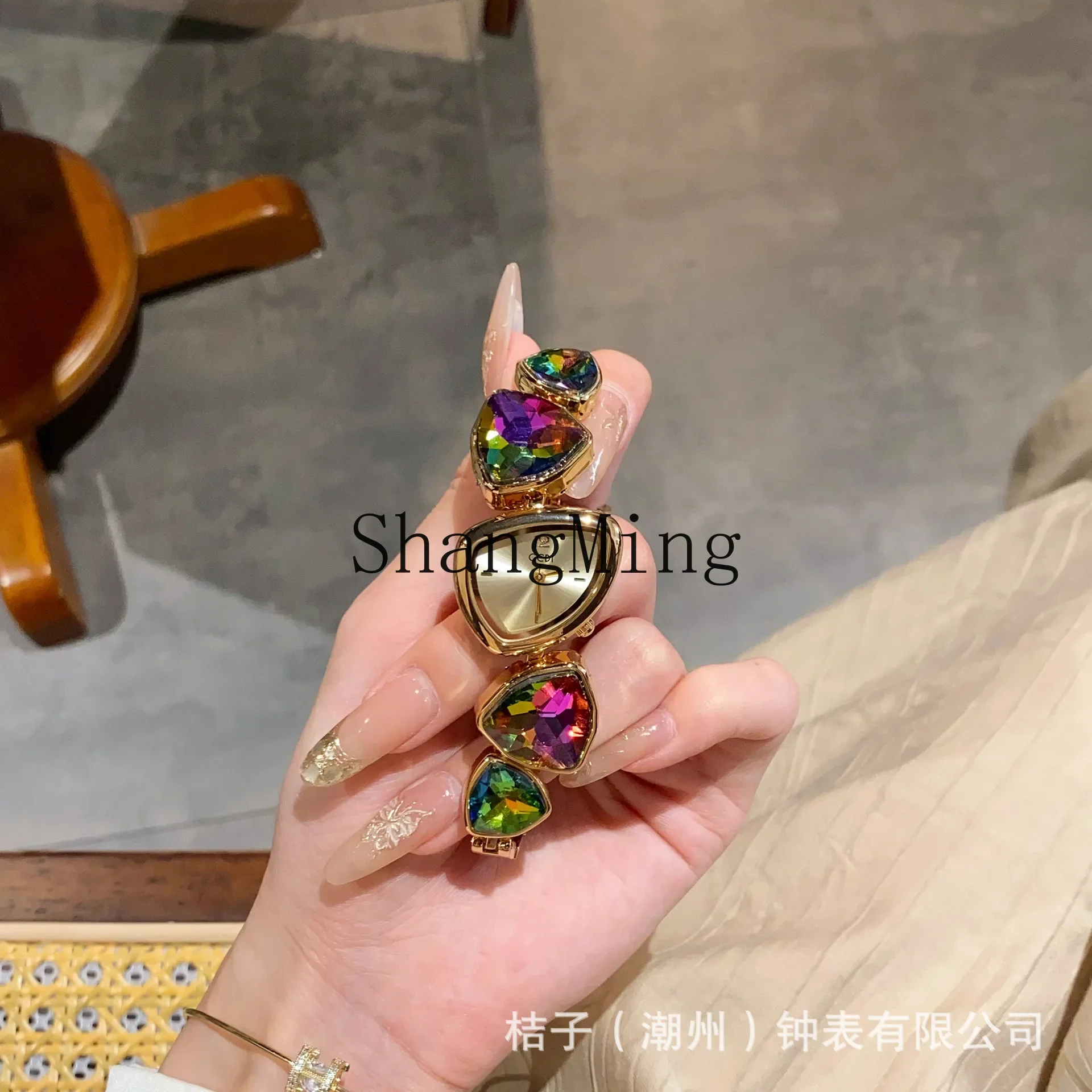 

CL irregular watch women's light luxury niche watch color fashion high fashion decoration