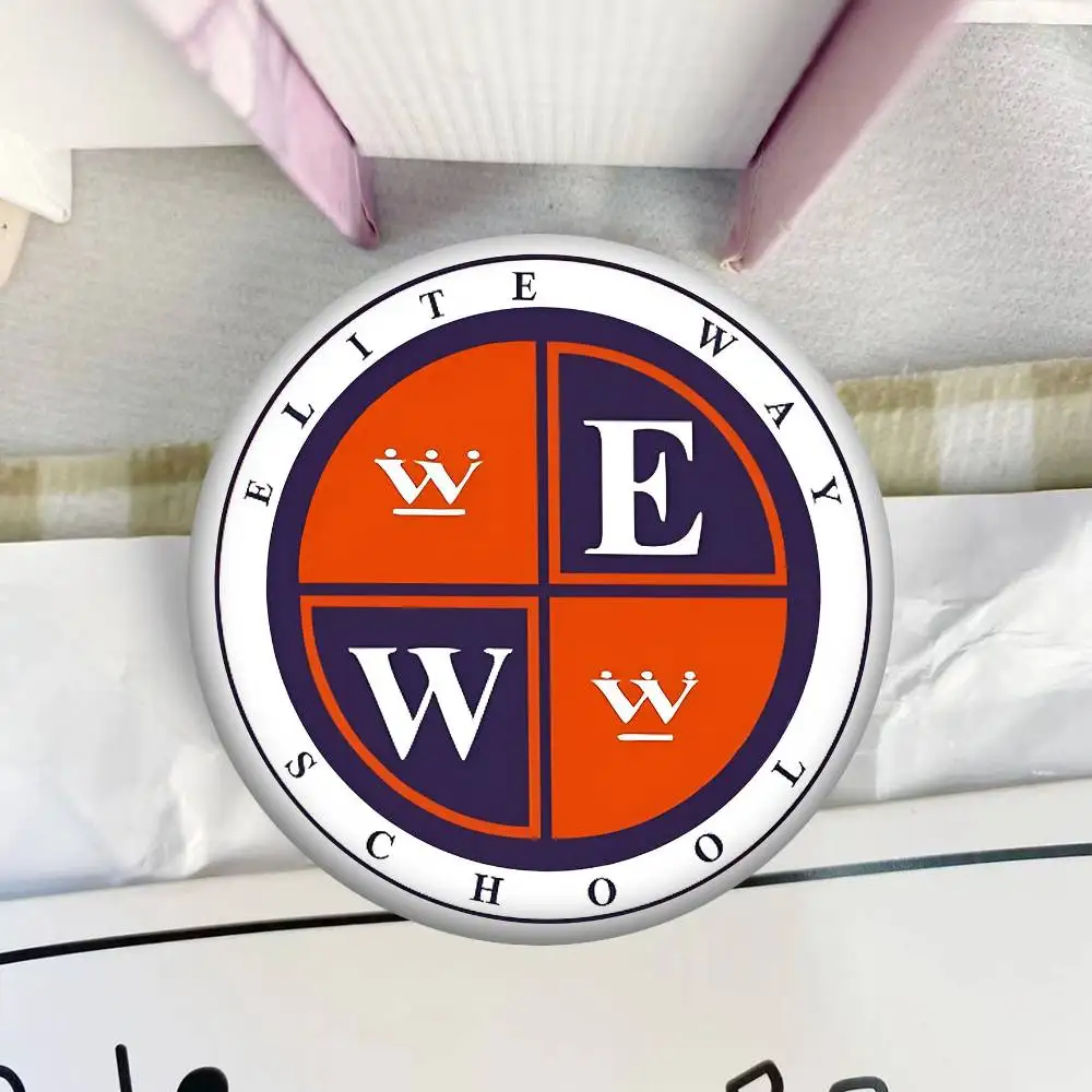 Elite Way School Rebelde Way Badges Round Badge Tinplate Coin Brooch Clothing Backpack Accessories Lapel Pin