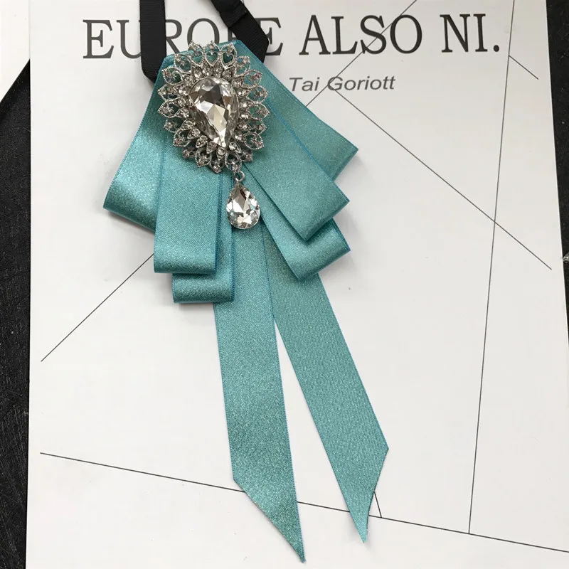 Kobiety luksusowa niebieska wstążka muszka broszka z kokardą kołnierz szpilki męskie broszki bluzka damskie eleganckie akcesoria biżuteria diamentowa motyl — zdjęcie 6