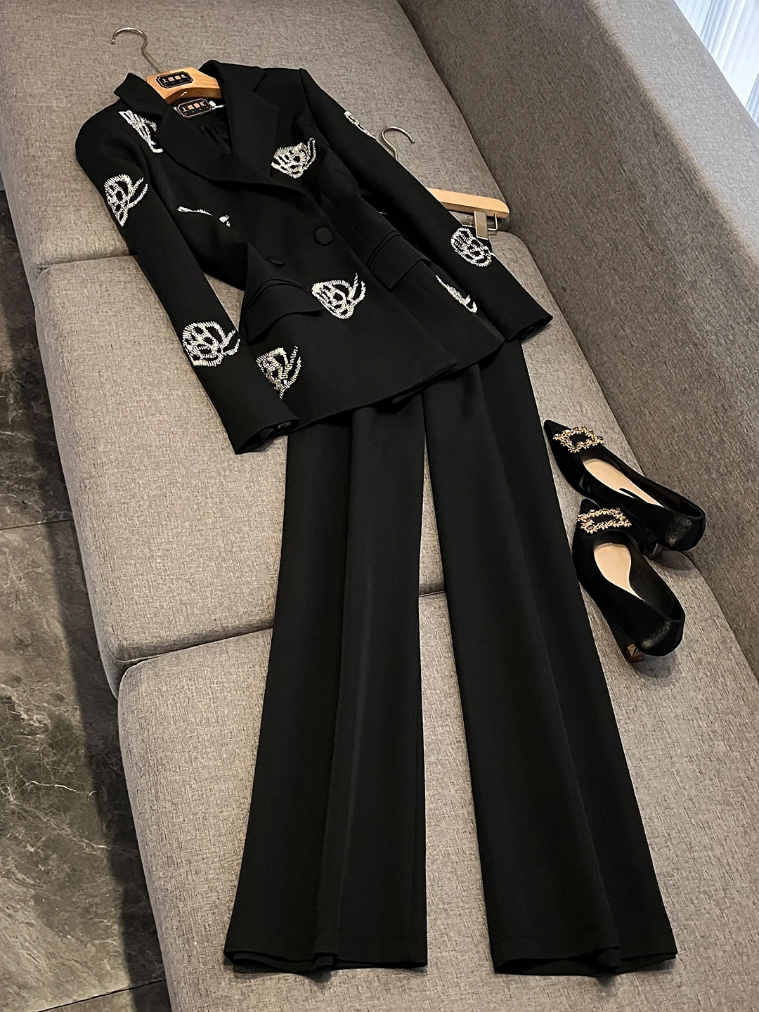 

Новинка 2025 года, женский костюм с V-образным вырезом, тяжелые длинные брюки, комплект из двух предметов, неудобный материал полиэстера OK355