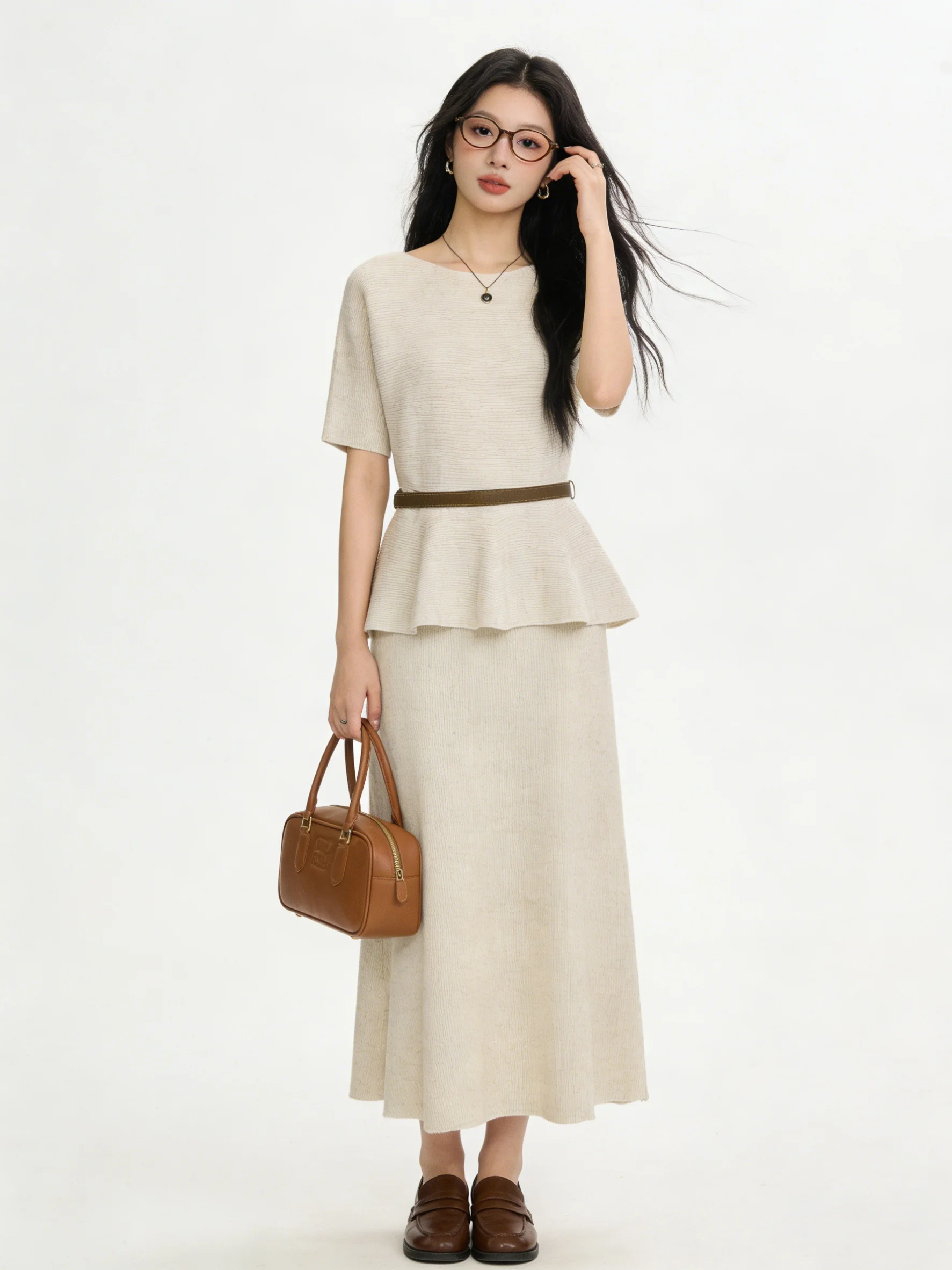 

Skin-friendly Short-sleeved Knitted Top High-waist Skirt Set Korean Style Spring Fashion Breathable Casual Outfit Two-piece Set