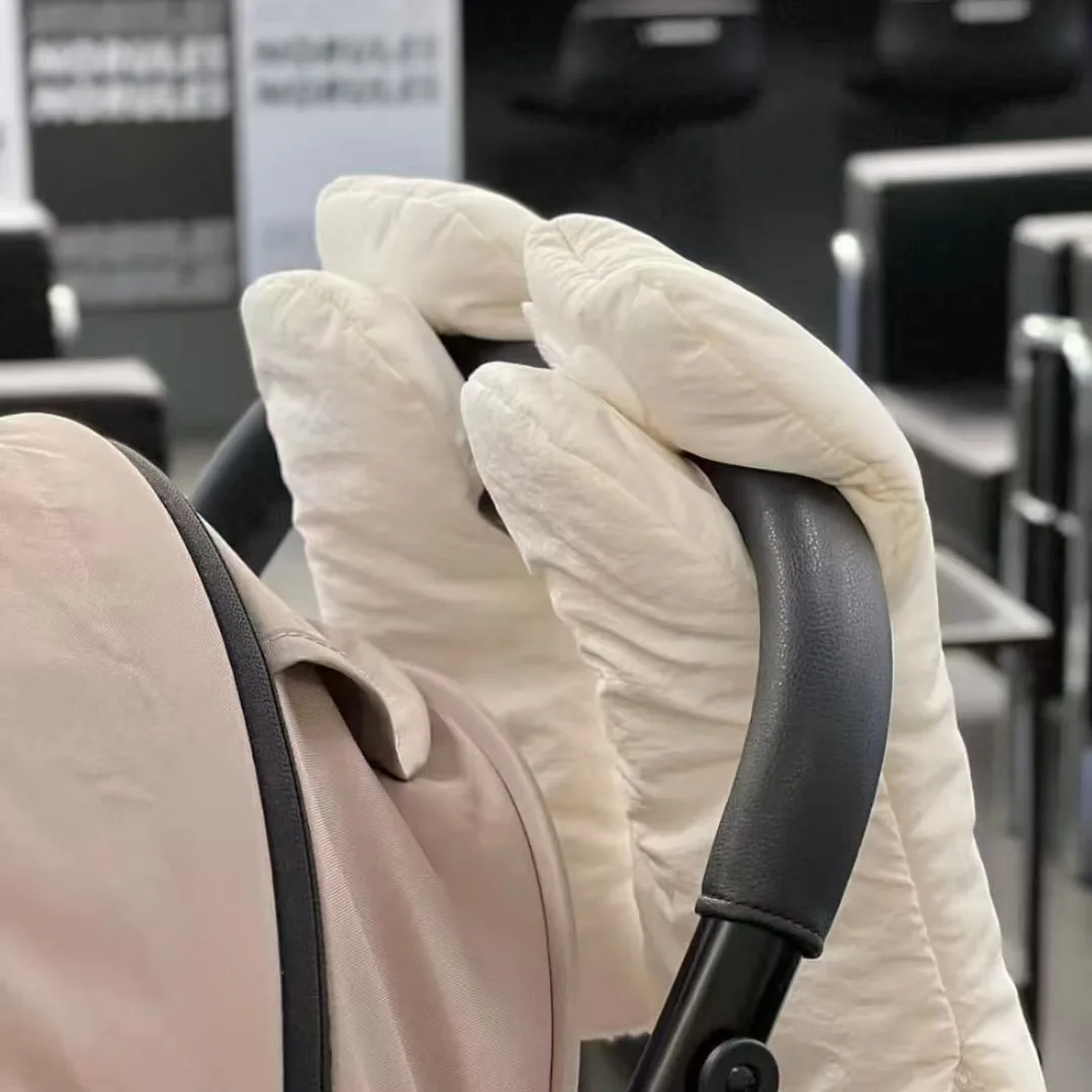 قفازات سميكة لعربة الأطفال لفصل الشتاء، قفازات ملصقات مطرزة برسوم كرتونية لطيفة عالمية لملحقات عربة الأطفال #2