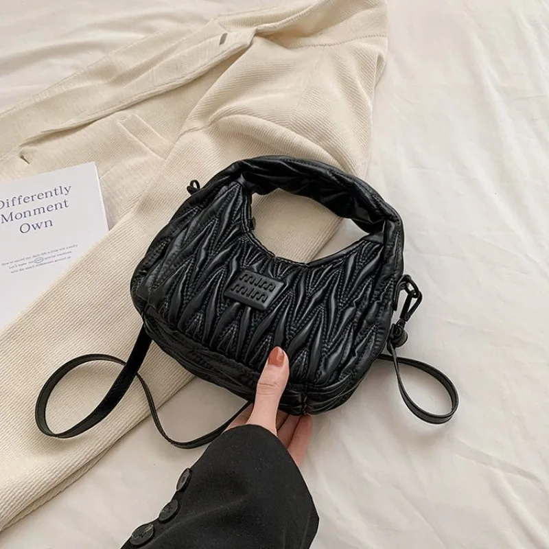 

Повседневная модная сумка через плечо в гладком стиле — нишевый высококачественный дизайн для девочек, милая повседневная одежда в стиле ретро, модное использование