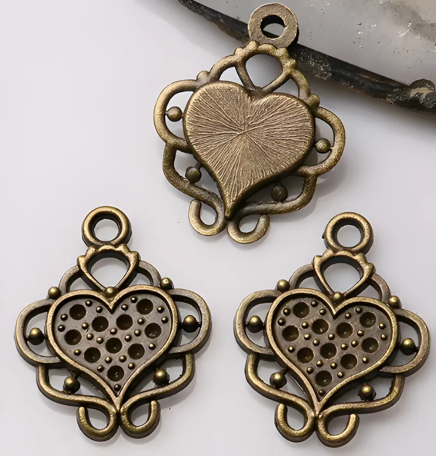 

10pcs 27*21mm Alloy matel antiqued bronze crafted heart charms HWEF3357