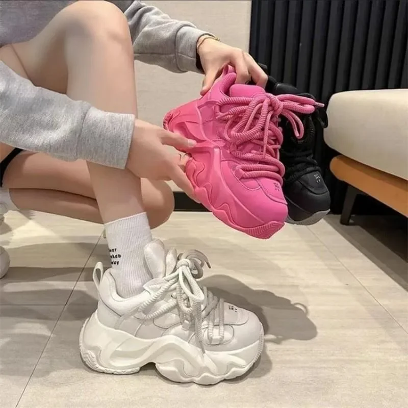 

Новинка 2023 года, женская спортивная обувь на толстой подошве, противоскользящая износостойкая летняя уличная разноцветная повседневная обувь на шнуровке