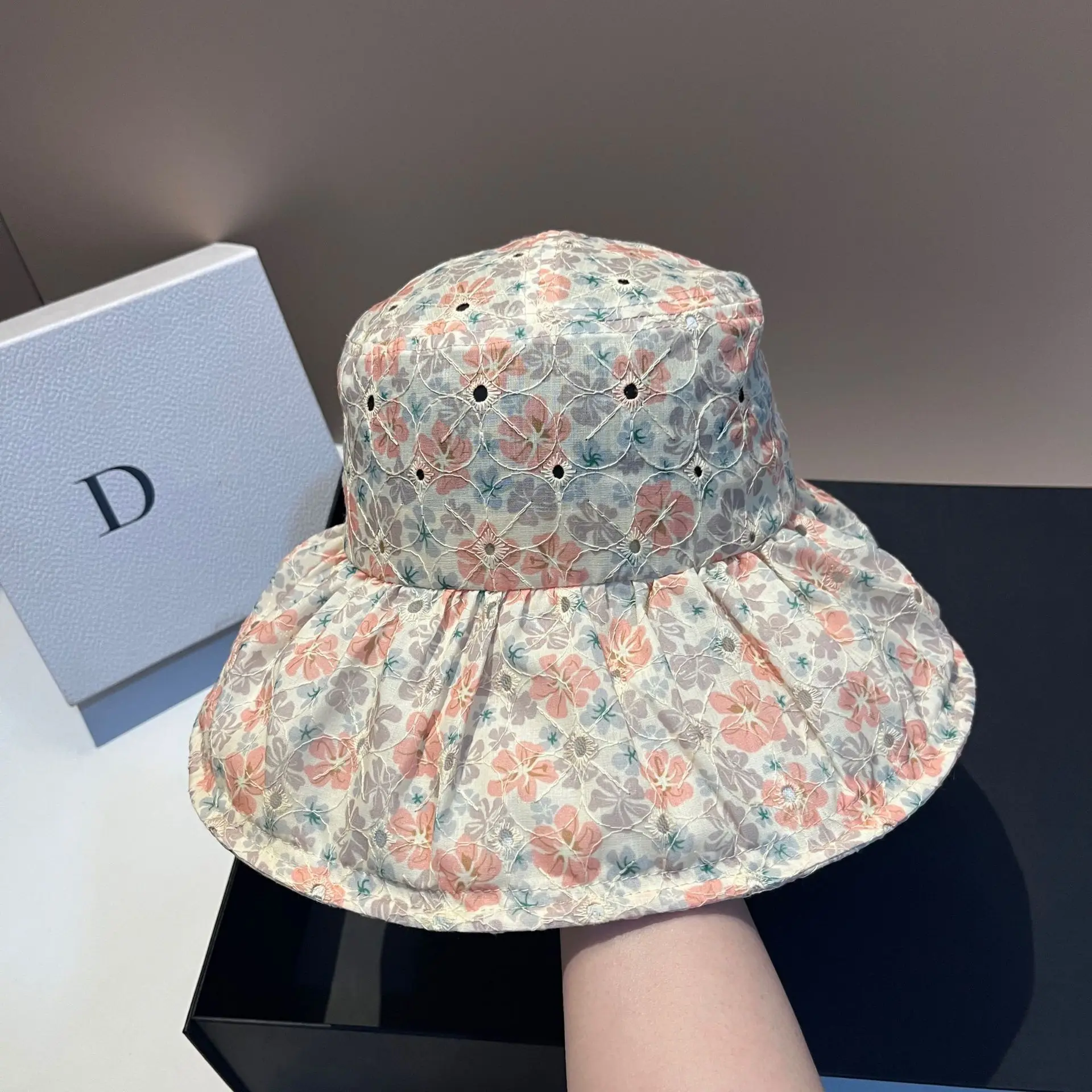 

2025 Fashion Cotton Linen Bucket Hat - Embroidered Floral Bow, Lightweight Breathable Sun Hat for Women Outdoor Activities