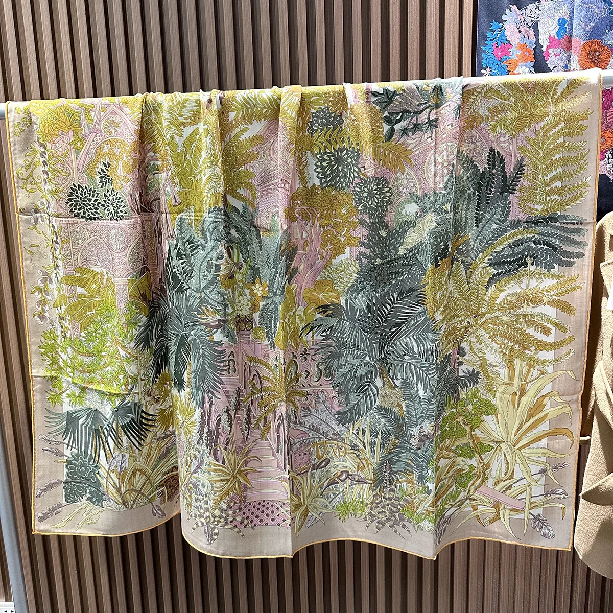 الشتاء الحرير وشاح من الصوف 135 سنتيمتر شالات مربعة كبيرة الفاخرة مصمم النساء اليد توالت حواف عصابات هدية الكريسماس سرق