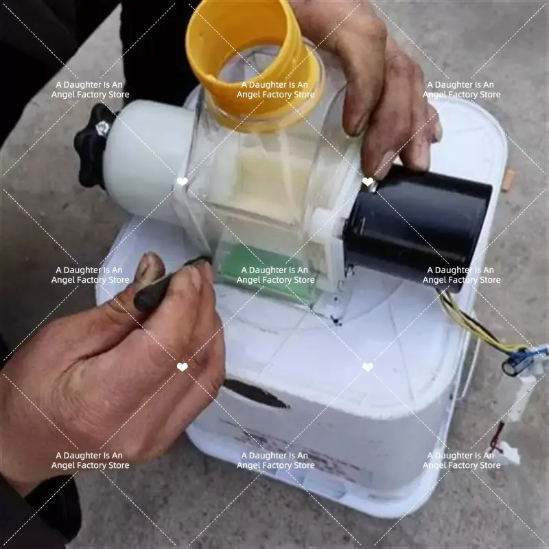 Solar-powered Fully Automatic Feeder Timed and Quantitative Feeding for Chicken Raising