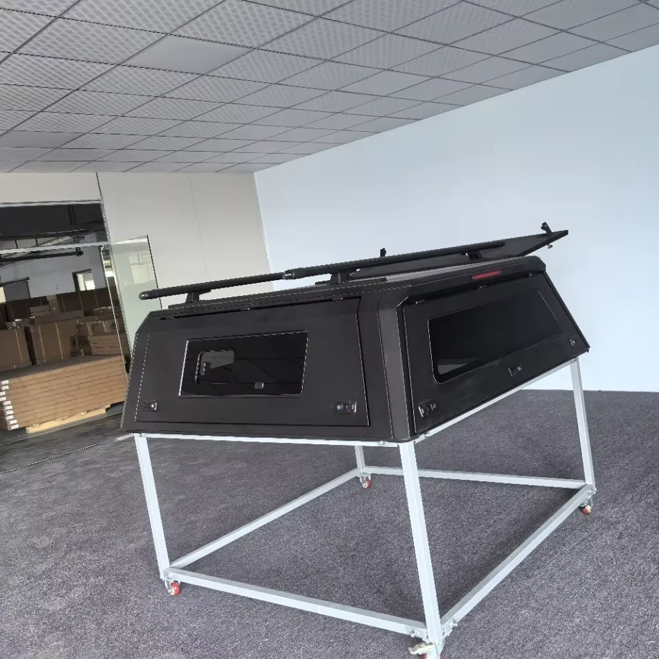 

High Quality Aluminum Alloy Tonneau Cover for Toyota/2022 Tundra Semi-High Waterproof Foldable Off-Road Pickup Hardtop Cargo Bed