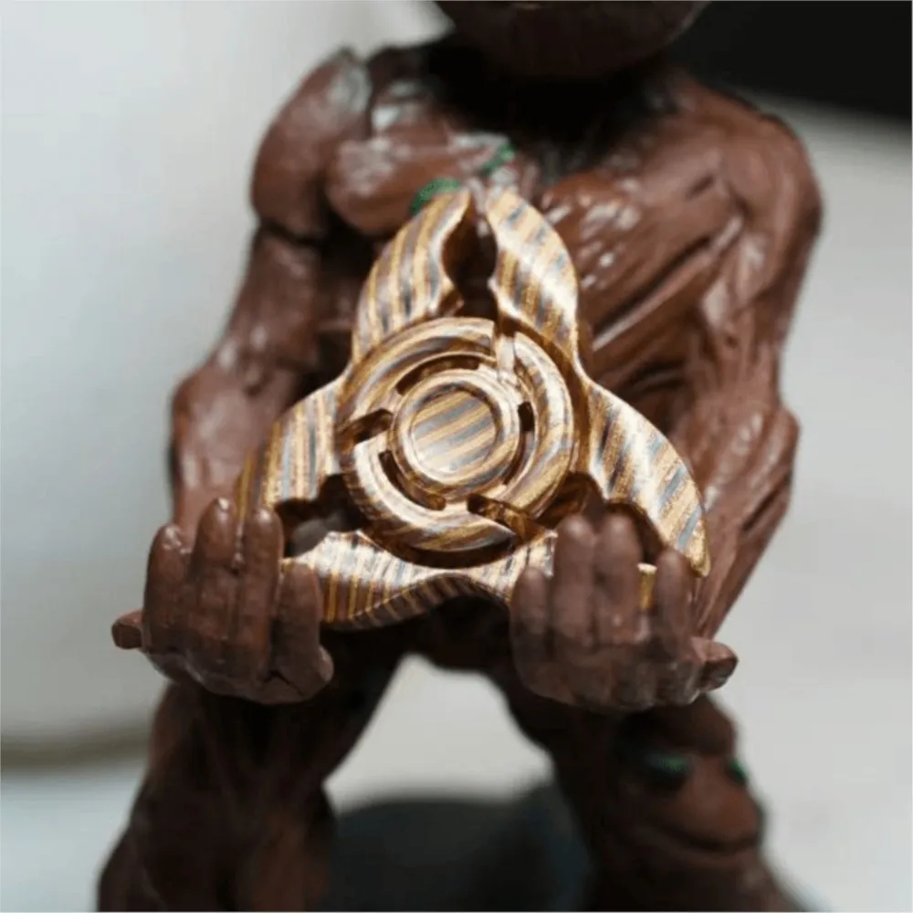 FATBOYEDC วิงด์ด์สเนค ฟิดเจ็ตสปินเนอร์ โมคูเมะ ของเล่นคลายเครียด ฟิดเจ็ตทอยส์ สำหรับผู้ใหญ่ ฟิดเจ็ตสปินเนอร์แบบสามใบพัด