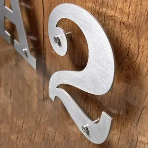 GUIZZO Creart - Número De Casa Exterior De Latón Artesanal, Números De Casa Exteriores Ideales Como Placa Personalizada, Fabricado En Italia, Placa Personalizada Para Puerta De Entrada Para Uso
