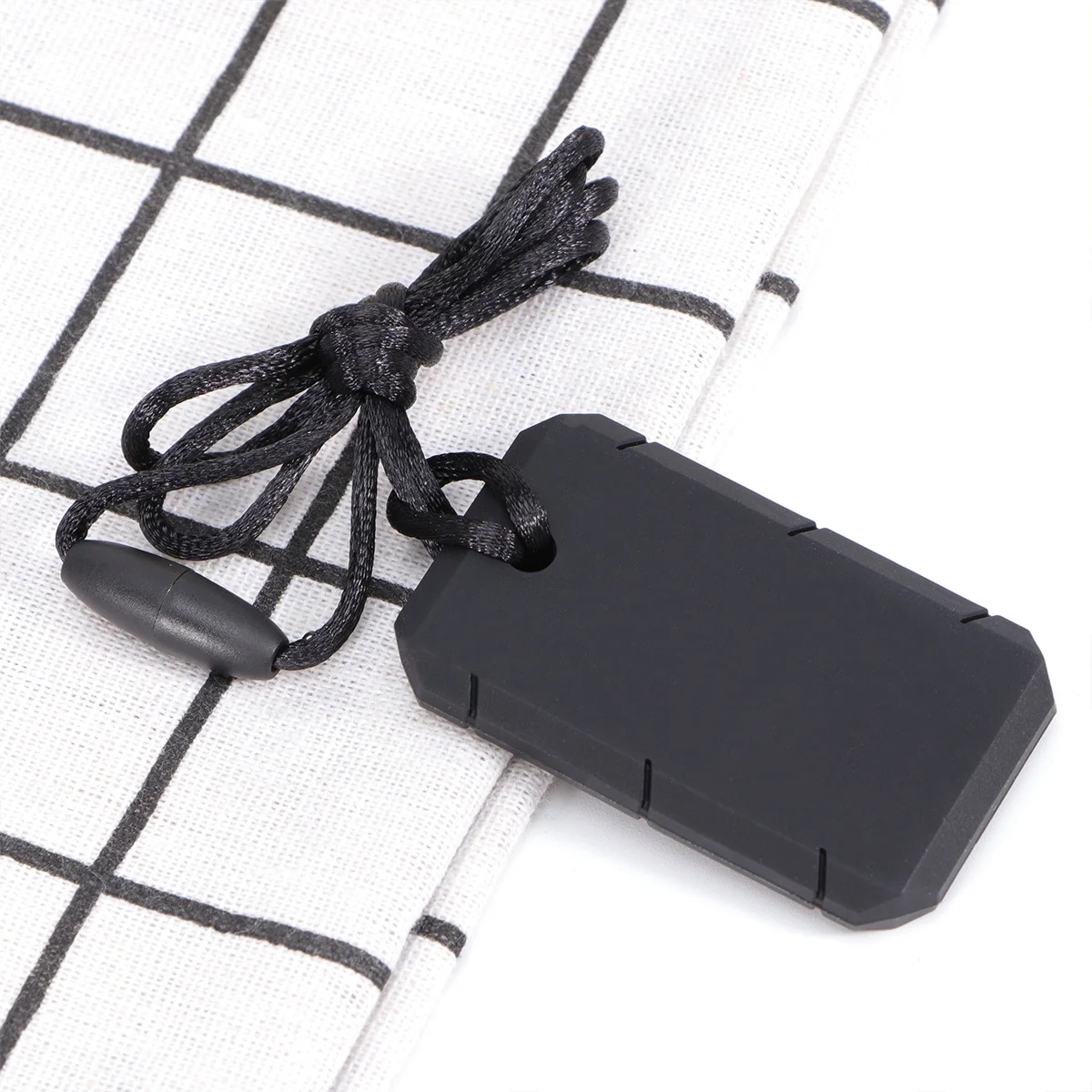 

1pc Dog Tag Teether Durable Chew For Babies Molar Training Pendant Baby Teether Necklace Sensory Relief Teething Solution