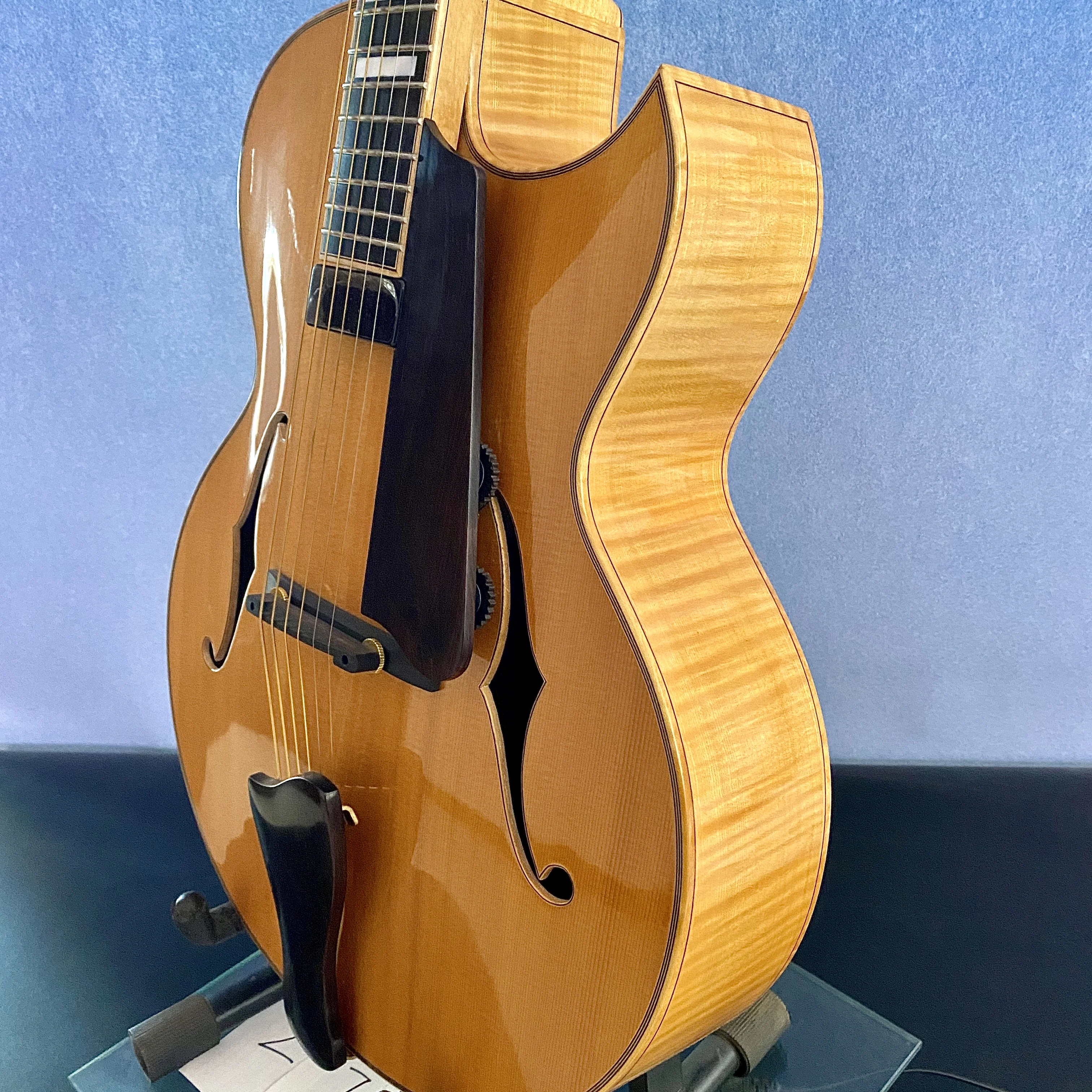 

Yunzhi Luthier Handcrafted 16\" Jazz Guitar Flamed Maple Hollow Body Original Colour Spruce Top/ Ebony Original Flamed Maple