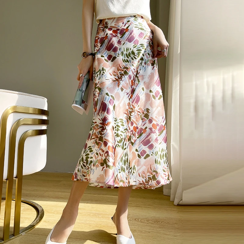 New Spring/Summer Women's Floral Half length Skirt with High Waist to Cover Flesh and Versatile Style, Showing Thinning Appearan