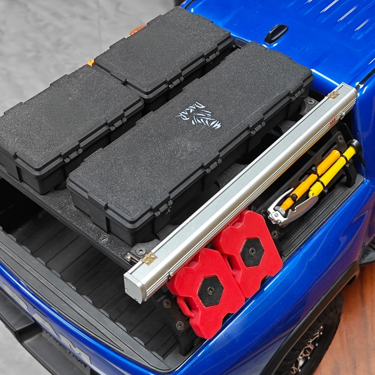 KM Traction Hobby RAM1500 TRX Roll Bar + Luggage Box + Fuel Tank Scale Body Parts Set For 1/8 RC Crawler Upgrade