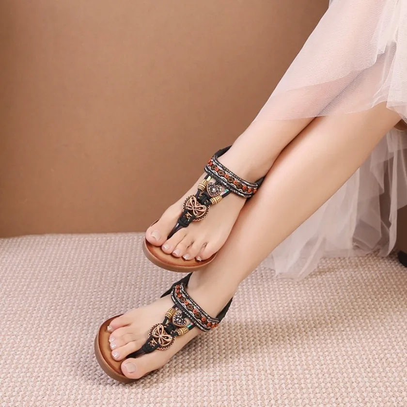 

Новые модные сандалии с камнями, в корейском стиле, на толстой платформе, женская обувь, домашние модные туфли на высоком каблуке с противоскользящей подошвой.