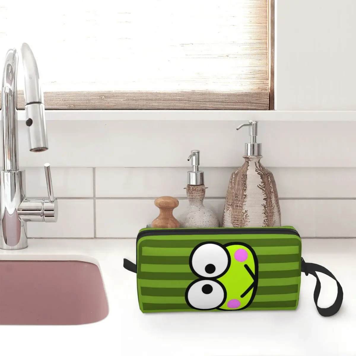 Borsa da toilette personalizzata Keroppi Big-eyed Frog Women Makeup Cosmetic Organizer Ladies Beauty Storage Dopp Kit Box