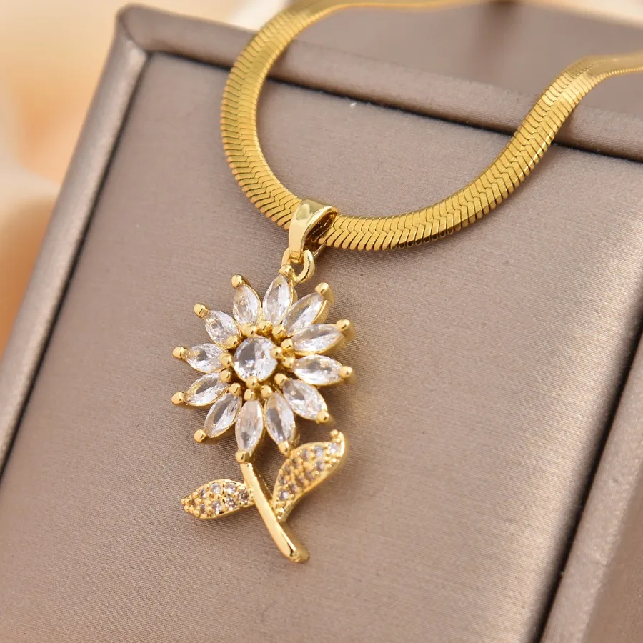 1 Piece Fashion Sunshine Sunflower Pendant Necklace for Women  Stainless Steel Jewelry