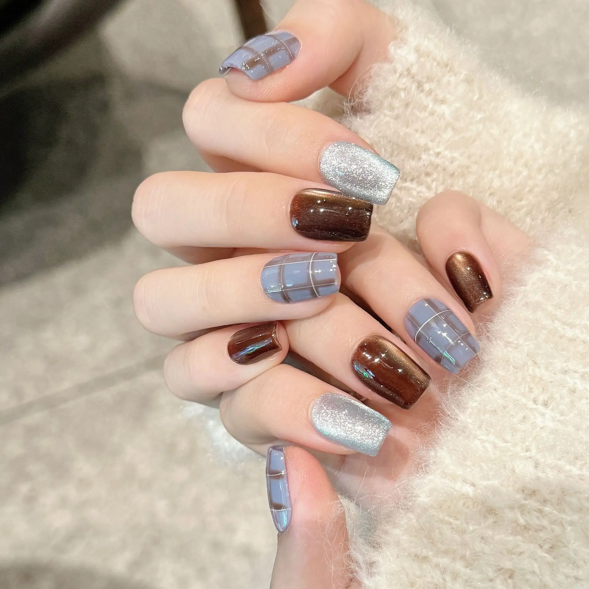 Prensa hecha a mano en uñas, rejilla Retro, uñas postizas brillantes, dulce y picante, puntas de uñas postizas cuadradas cortas, usables y desmontables