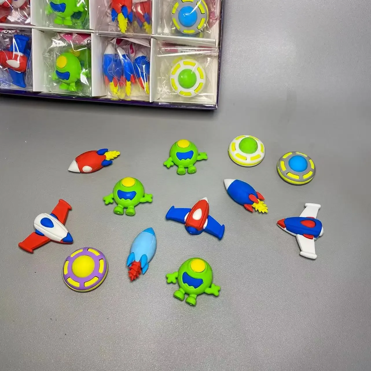 

24Pcs Wholesale Space Spaceship Cartoon Eraser, Creative Cute Removable Reward Student Stereo Eraser Prize Student Stationery