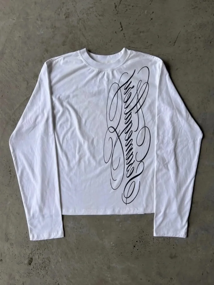 Dark Street Style Chicano Cursive Script Vertical Print Black Long Sleeve T-Shirt Gothic Tattoo Font Slim Fit Cropped Top