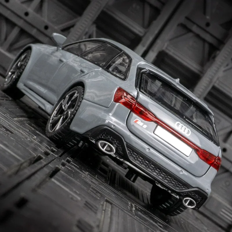 1: 32 coleção de ornamentos de modelo de carro em liga Audi RS6, portas e capô do motor, porta-malas pode ser aberto, presente de brinquedo infantil