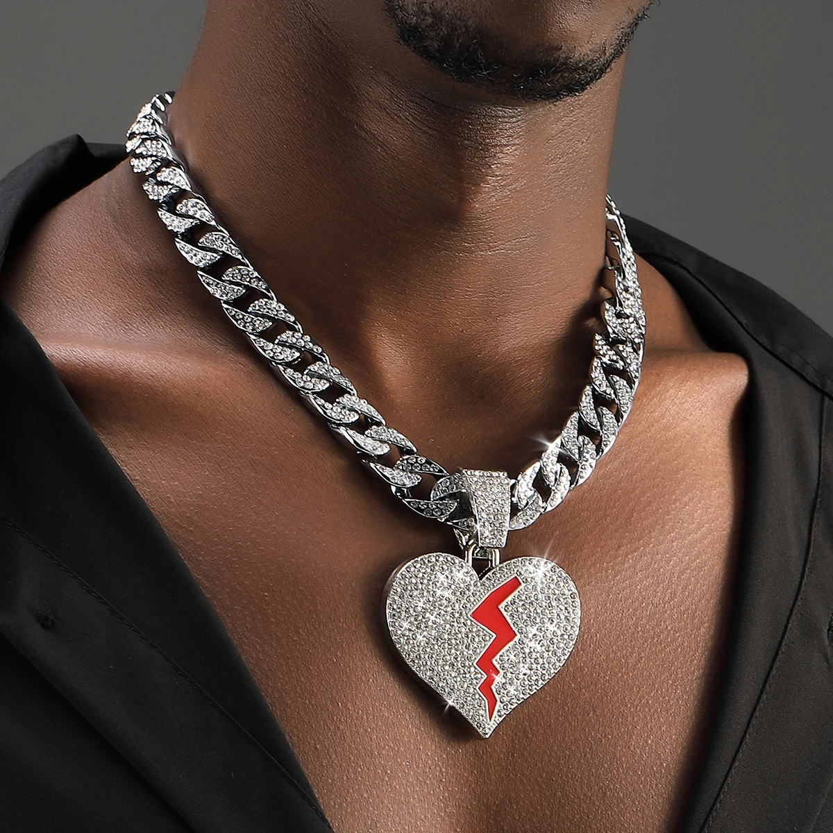 Men Hip Hop Jewelry Alloy New Design Rhinestone Broken Heart Pendant Necklace for Gift