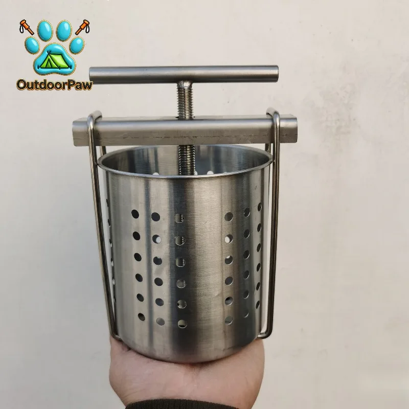 1.5 liter small press, squeezed distiller's grains, fruit juice, juices and vegetable stuffing, a good helper for families