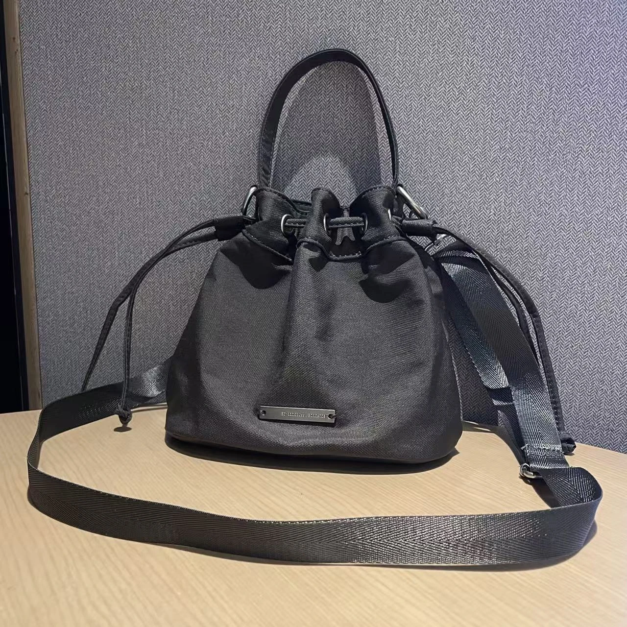 

Small Bucket Bag for Women Crossbody Bags Trendy Nylon Shoulder Purses Designer Ladies Handbags