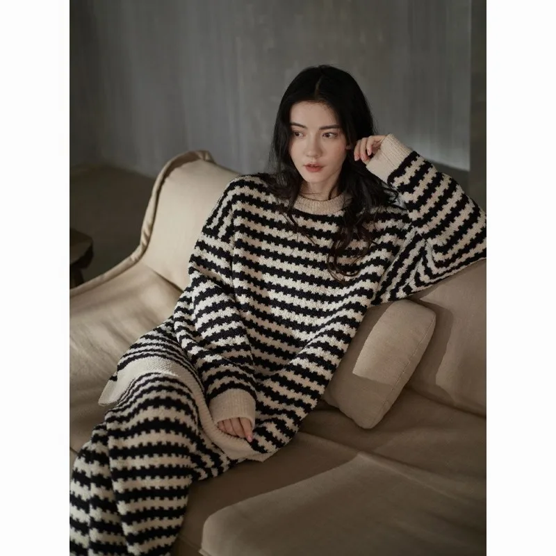 

Striped Sleepwear Women Pajama Sets Winter Piiama Fleece Night Wears Long Sleeve Home Suit Warm Casual Sets for Women 2 Pieces